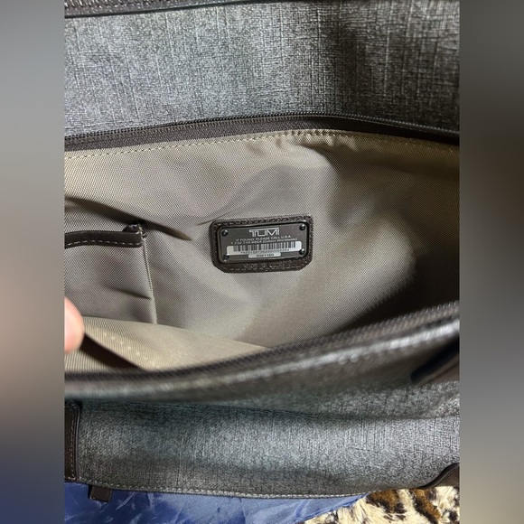 Tumi Astor Ansonia Leather Trim Laptop Messenger Bag Grey Coated Canvas Zip RFID - Picture 4 of 12
